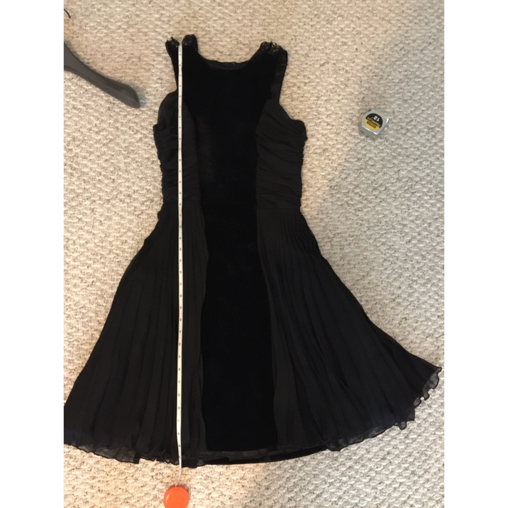 2B. Rych Velvet Dress - Picture 7 of 7